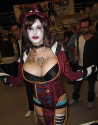 Mad moxxi cosplay(ariane st.amore)