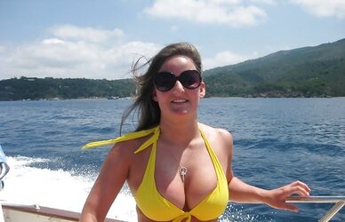 Facebook internet voyeur candid uber-sexy