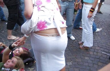 Facebook internet voyeur candid uber-sexy