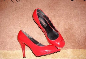 Her high-heeled shoes ans more