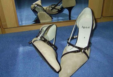 Her high-heeled shoes ans more