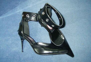 Her high-heeled shoes ans more