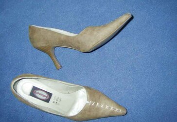 Her high-heeled shoes ans more