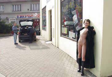 Mingle nude and plumbed in public