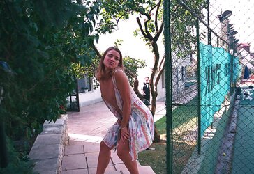 NOEMI - SHOWING IN PUBLIC