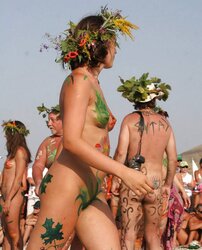 Nackte im Camp