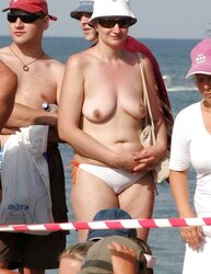 Nackte im Camp