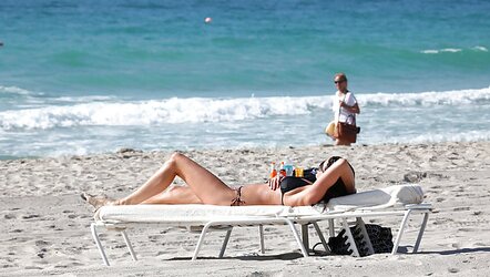 Lisa Snowdon UK Stunner (1)