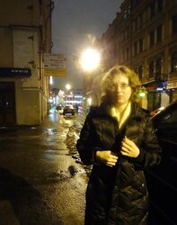 Outside in tights and sans