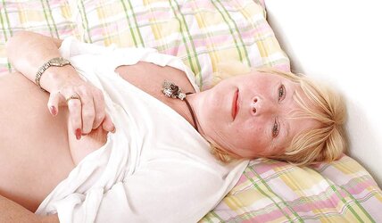 Mature Hottie - Angeline