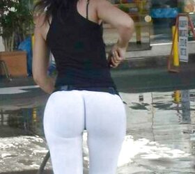 Dolls in yoga trousers