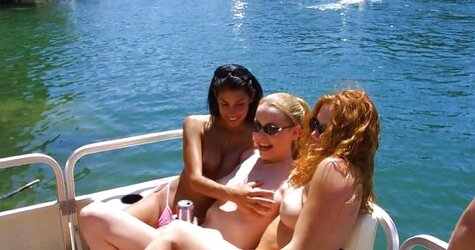 Nude Gals in Groups