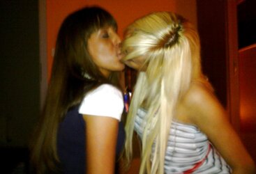 Inexperienced ,teenagers ,splendid women - mingle
