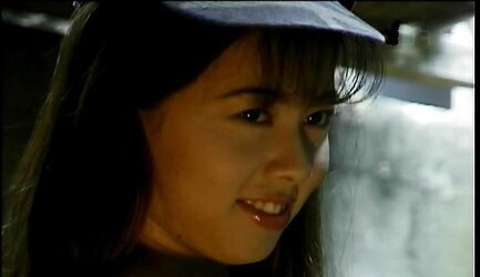 Yumi Kazama - 16 Japanese Sweeties