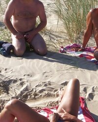 090 Lovemaking on the beach 03. Sexo en la playa
