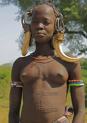 Africa gals display breasts