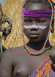 Africa gals display breasts