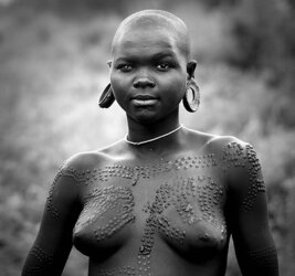 Africa gals display breasts