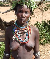 Africa gals display breasts