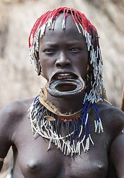 Africa gals display breasts
