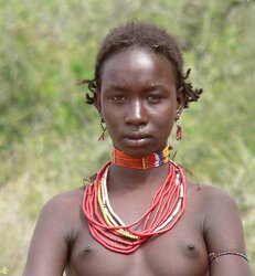 Africa gals display breasts