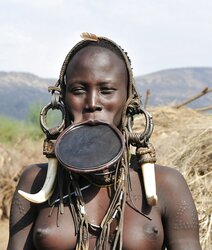 Africa gals display breasts