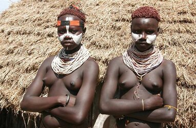 Africa gals display breasts