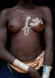 Africa gals display breasts