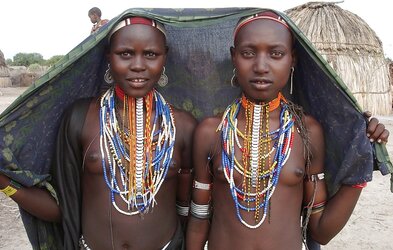 Africa gals display breasts