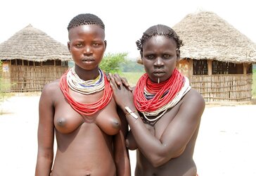 Africa gals display breasts