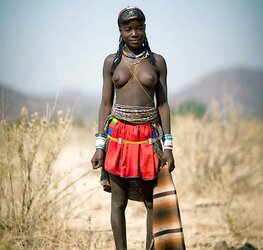 Africa gals display breasts