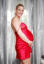 Veronica, pregnant blondie (8)