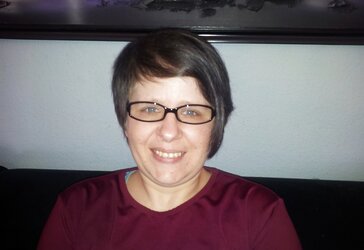 Sie spielt immer mit ihren Fake Penis E-Freudin Lena