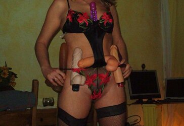 GF WITH MANY SEXTOYS