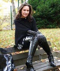 High-Heeled Slippers And Leather
