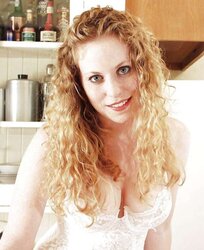 KIRA - THE SUPER-SEXY BIG-CHESTED REDHEAD GONZO