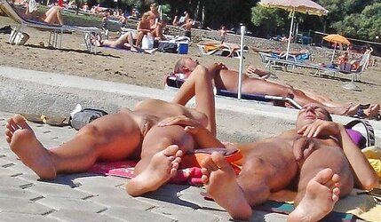 Naturist beach swingers II