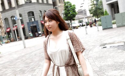 Japanese chick naked in hotel