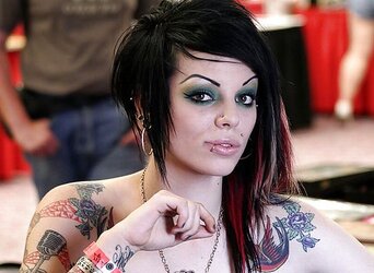 Fantastic bare ladies with tats