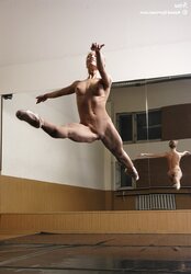 BALlERINA GYMNAST