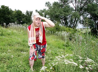 Sporty old stud has hump with teenager