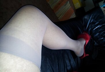 Bin geil und alleine.... Wes pritz mir Live auf die Nylons.