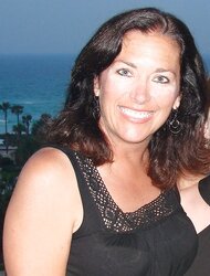 Stunning Brown-Haired MUMMY
