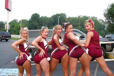 Cheerleaders Erotica 8 By twistedworlds