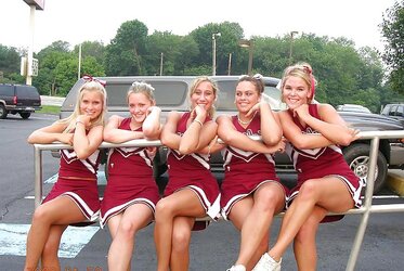 Cheerleaders Erotica 8 By twistedworlds