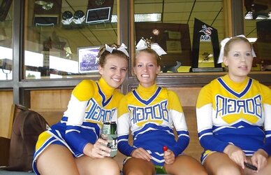 Cheerleaders Erotica 8 By twistedworlds