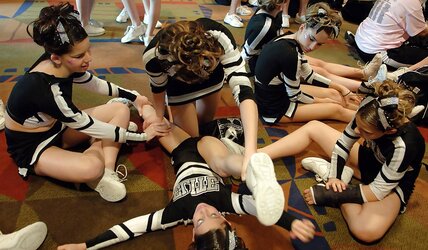 Cheerleaders Erotica 8 By twistedworlds