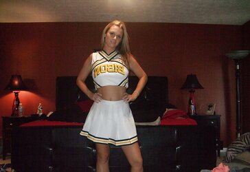 Cheerleaders Erotica 8 By twistedworlds