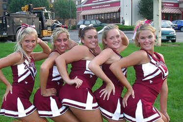 Cheerleaders Erotica 8 By twistedworlds