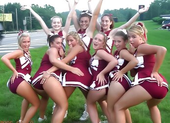 Cheerleaders Erotica 8 By twistedworlds